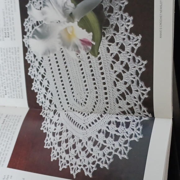 Annie's Crochet Newsletter Sept-Oct 1988 - Picture 6 of 9